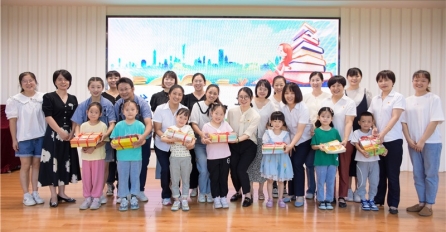 捐贈愛心，傳遞書香 | 中達(dá)建設(shè)為百步橫港中心幼兒園捐贈繪本